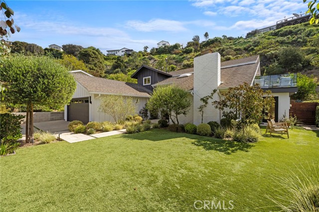 Detail Gallery Image 2 of 41 For 3121 Bern Dr, Laguna Beach,  CA 92651 - 5 Beds | 2/1 Baths