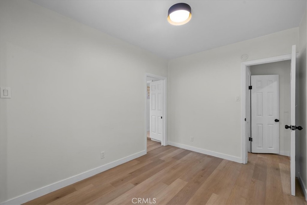 https://media.crmls.org/medias/ff24eb85-5712-4fde-80a8-ca6357a35268.jpg?preset=X-Large