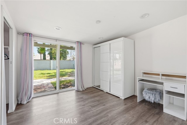 Detail Gallery Image 19 of 44 For 8647 Corbin Ave, Winnetka,  CA 91306 - 5 Beds | 3/1 Baths