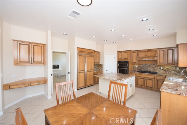 28817 Terrace Drive, Highland CA: https://media.crmls.org/medias/ff252845-870f-431f-a0a0-06c374a083bb.jpg