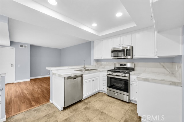 Detail Gallery Image 11 of 24 For 4 Wellesley, Irvine,  CA 92612 - 2 Beds | 2/1 Baths