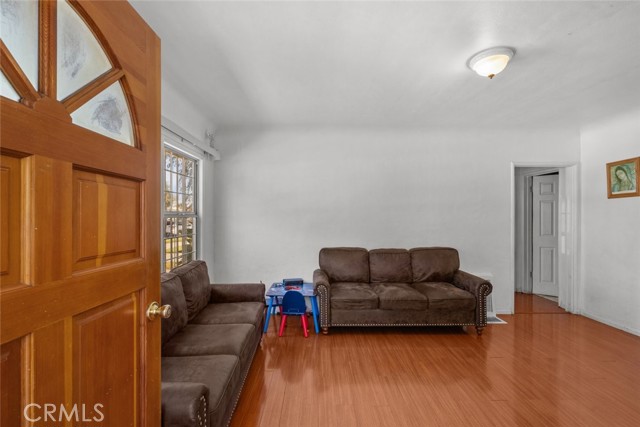 Detail Gallery Image 19 of 44 For 9625 Alexander Ave, South Gate,  CA 90280 - 3 Beds | 2 Baths