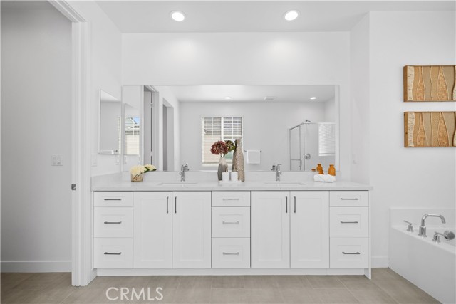 4253 S Heather Privado, Ontario CA: https://media.crmls.org/medias/ff267ee4-abea-46da-bb1a-25d4dc875dcc.jpg