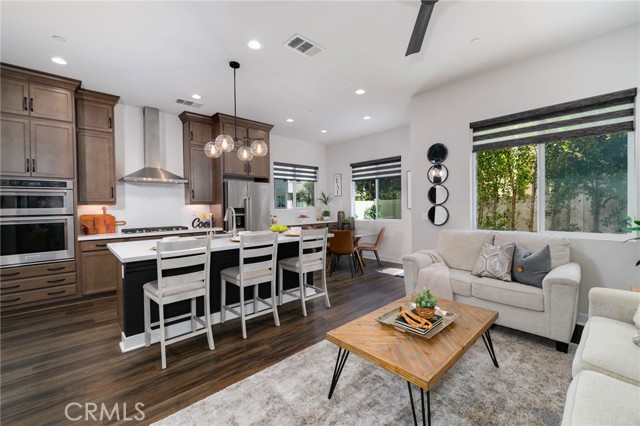 656 Daniel Freeman Circle, Inglewood CA: https://media.crmls.org/medias/ff27267c-13ba-4652-bf25-99e9dee4547a.jpg
