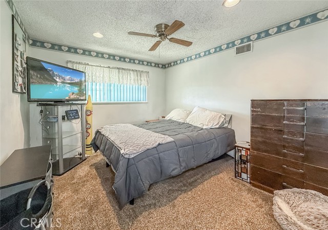 2191 Hilldale Avenue, Simi Valley CA: https://media.crmls.org/medias/ff276cc1-315f-4d10-9e6a-d45857ad86d1.jpg