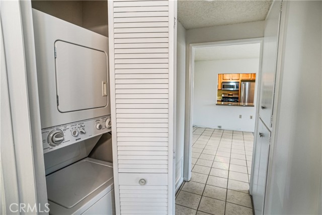 Detail Gallery Image 14 of 31 For 26741 Whispering Leaves Dr #B,  Newhall,  CA 91321 - 2 Beds | 2 Baths