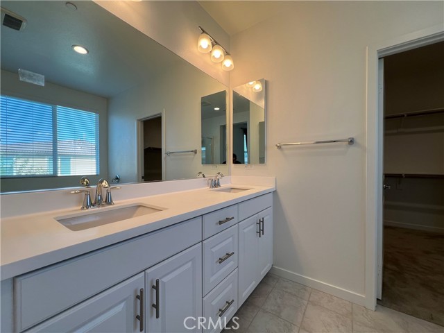 Detail Gallery Image 9 of 17 For 4917 S Avocado Trl, Ontario,  CA 91762 - 5 Beds | 4 Baths
