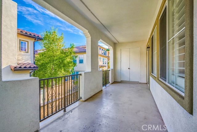 45 Olivehurst, Irvine CA: https://media.crmls.org/medias/ff2808ef-151a-4eb6-bd96-9b30b62dd8c8.jpg