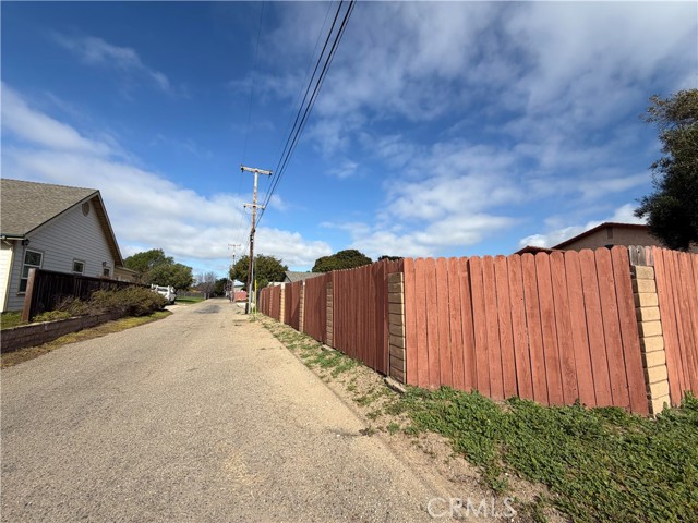 Detail Gallery Image 6 of 7 For 1309 E Olive, Lompoc,  CA 93436 - 3 Beds | 3 Baths