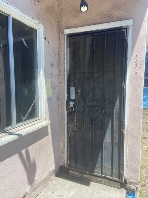 12116 S Willowbrook Avenue, Compton CA: https://media.crmls.org/medias/ff29ceab-05ed-4acf-a7a1-e8d476a02d9d.jpg