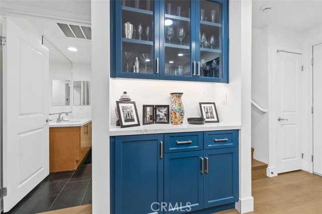 Detail Gallery Image 13 of 40 For 150 the Promenade #202,  Long Beach,  CA 90802 - 3 Beds | 3 Baths