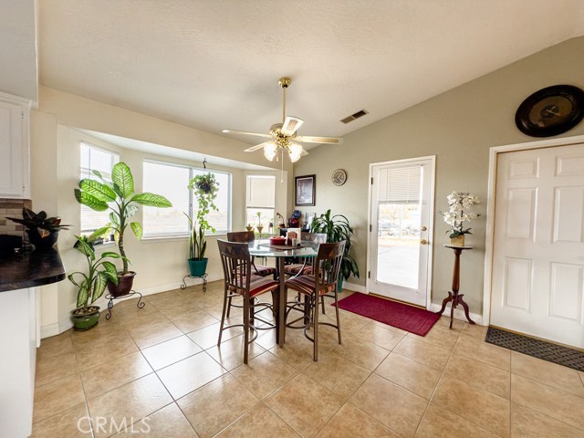 Detail Gallery Image 11 of 35 For 18492 Live Oak St, Hesperia,  CA 92345 - 3 Beds | 2 Baths