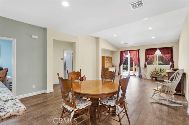 Detail Gallery Image 12 of 37 For 14077 Pearl, Hesperia,  CA 92344 - 3 Beds | 2 Baths