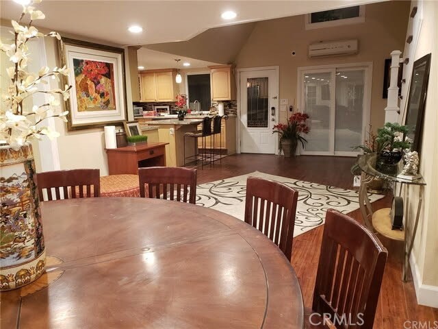 Detail Gallery Image 3 of 9 For 23663 Lake Dr, Crestline,  CA 92587 - 4 Beds | 3 Baths