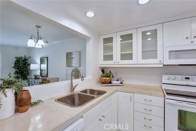 Detail Gallery Image 9 of 23 For 35 Bentwood Ln, Aliso Viejo,  CA 92656 - 2 Beds | 1/1 Baths
