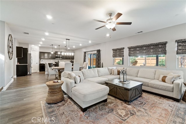 Image 9 of 54 For 521 Blue Oak Lane