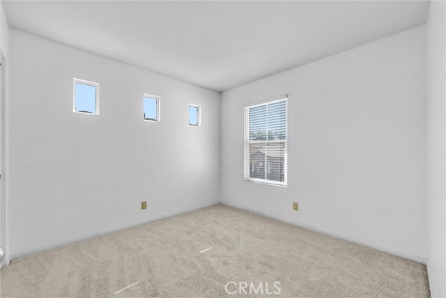 Image 19 of 30 For 323 Lydia  