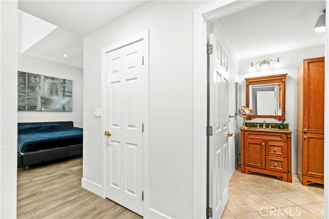 456 E San Jose Avenue, Burbank CA: https://media.crmls.org/medias/ff2c03e5-ccb0-4e3f-a727-0b71ff81b343.jpg
