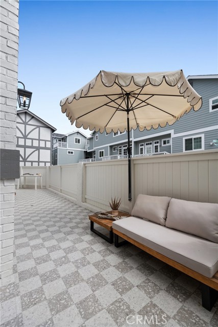 716 Broadway, Redondo Beach, California 90277, 3 Bedrooms Bedrooms, ,2 BathroomsBathrooms,Residential,Sold,Broadway,SB23089212