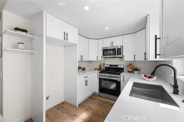 Detail Gallery Image 14 of 58 For 8800 Burnet Ave #15,  North Hills,  CA 91343 - 5 Beds | 3 Baths