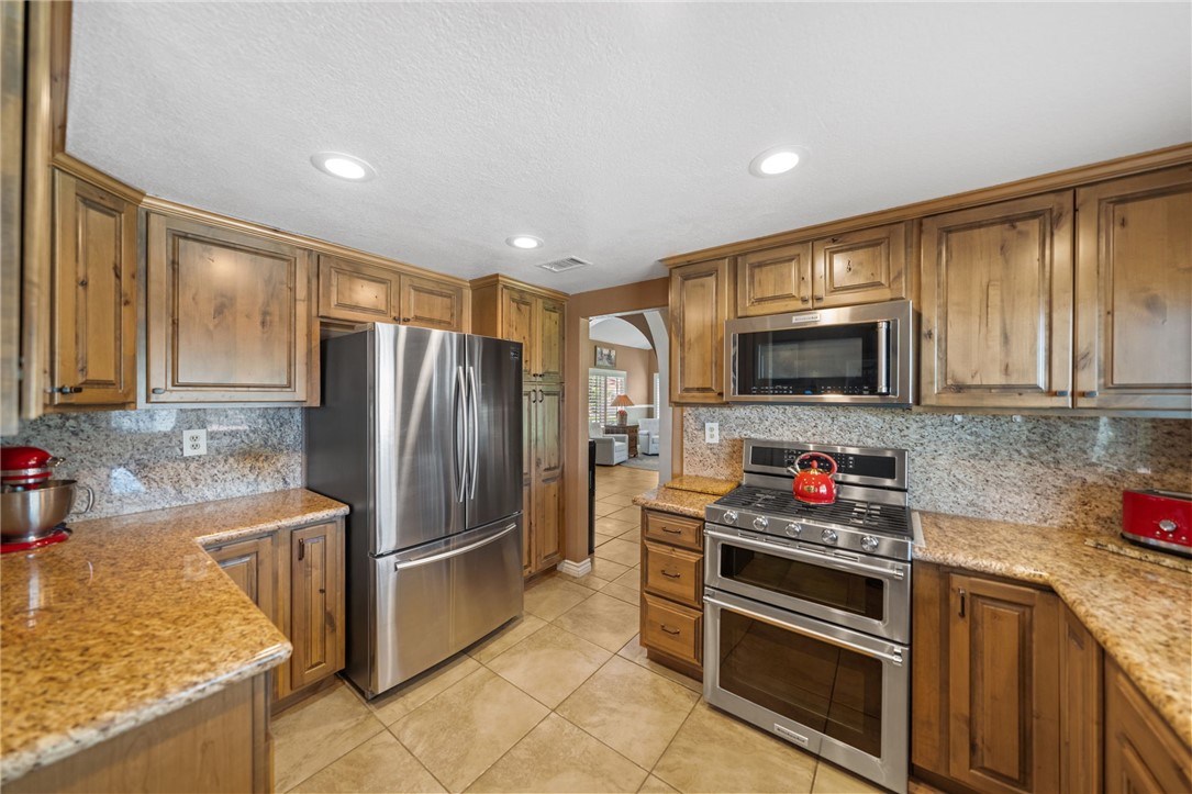 Detail Gallery Image 1 of 1 For 22626 Hunwut Dr, Wildomar,  CA 92595 - 4 Beds | 2/1 Baths