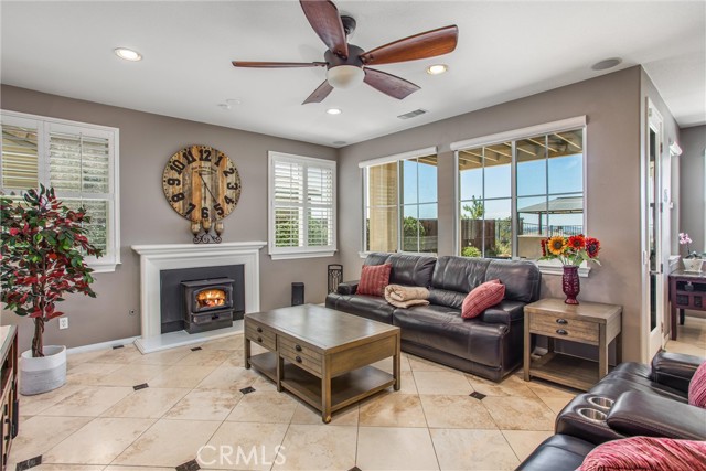 33411 Miners Drive, Yucaipa CA: https://media.crmls.org/medias/ff2de9b1-f8ae-4c77-bd0a-3e161188e275.jpg