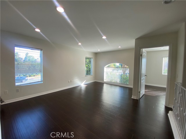 Detail Gallery Image 11 of 30 For 19303 Cohasset St, Reseda,  CA 91335 - 4 Beds | 3 Baths