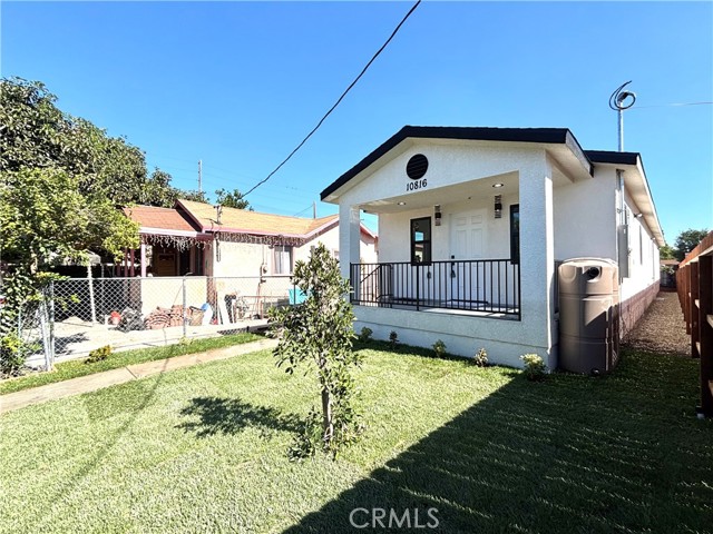 Detail Gallery Image 4 of 17 For 10816 Willowbrook, Los Angeles,  CA 90059 - 4 Beds | 2 Baths