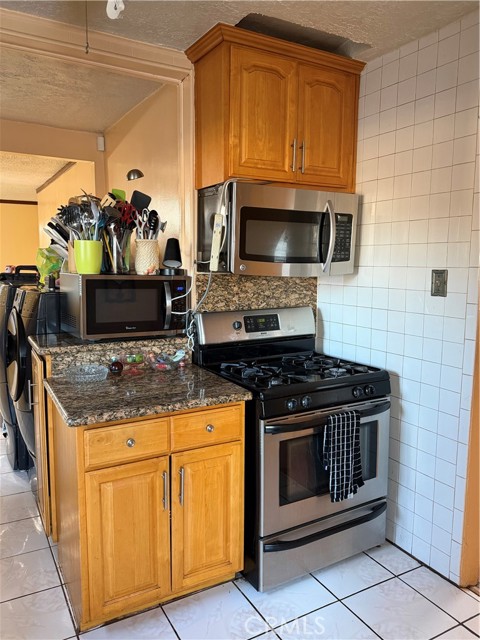 514 W 102nd, Los Angeles CA: https://media.crmls.org/medias/ff2e5042-0e35-49dd-a5bd-16a2ca3d5e44.jpg