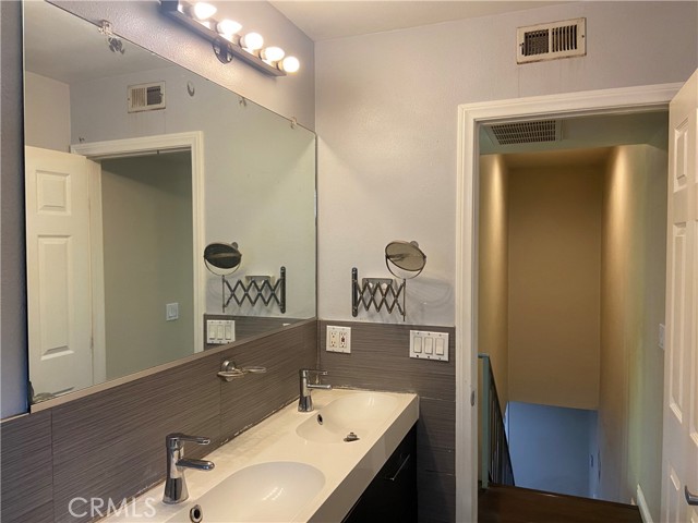 Detail Gallery Image 15 of 19 For 53 California Street, #3, Arcadia,  CA 91006 - 2 Beds | 1/1 Baths