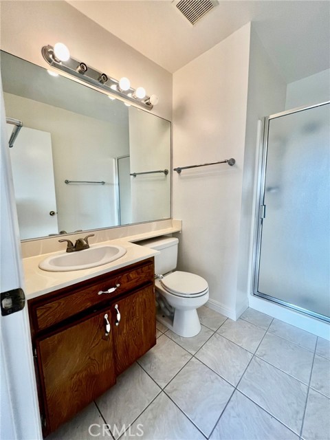 Detail Gallery Image 25 of 40 For 19451 Sherman Way #501,  Reseda,  CA 91335 - 3 Beds | 2/1 Baths