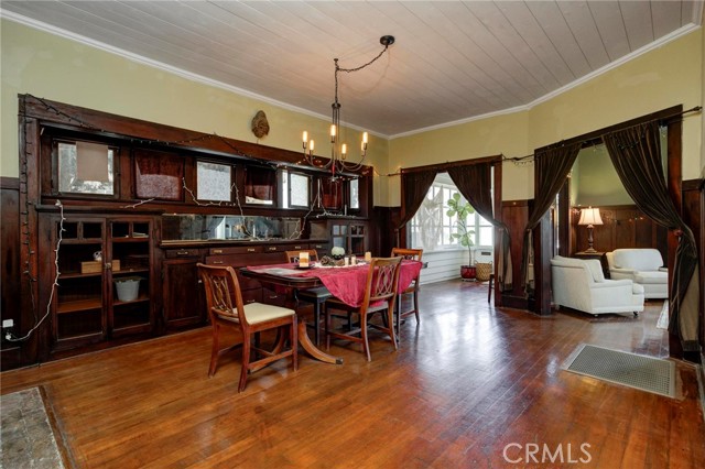571 W 17th Street, San Pedro CA: https://media.crmls.org/medias/ff2f3a70-95f1-41e8-8c49-e6da59d984c2.jpg