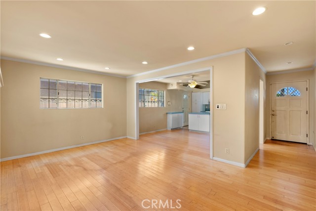 Detail Gallery Image 8 of 33 For 18361 Delaware St, Huntington Beach,  CA 92648 - 4 Beds | 2 Baths