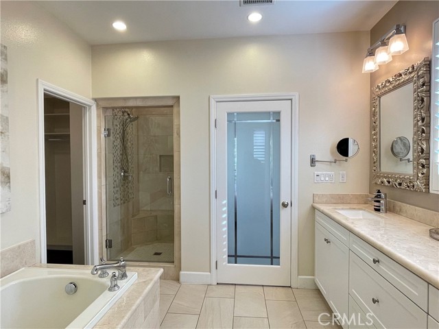 Detail Gallery Image 8 of 25 For 56 Purple Jasmine, Irvine,  CA 92620 - 4 Beds | 3 Baths