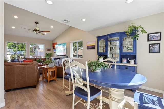 Detail Gallery Image 8 of 47 For 27959 Palmetto Ridge Dr, Valencia,  CA 91354 - 4 Beds | 2/1 Baths