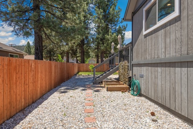 836 D Lane, Big Bear City CA: https://media.crmls.org/medias/ff3029d9-e99b-40fe-8635-3b171cb9dea2.jpg