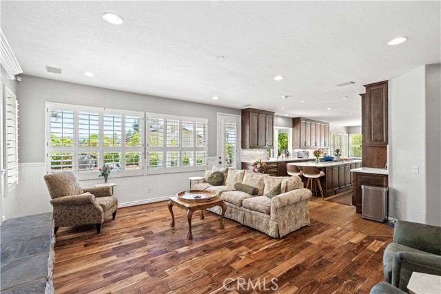 Detail Gallery Image 27 of 75 For 27371 Blueridge Dr, Valencia,  CA 91354 - 6 Beds | 4 Baths