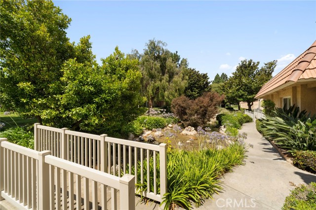 7667 Whitewater Drive, Huntington Beach CA: https://media.crmls.org/medias/ff30f5b1-6d0d-400a-afb2-1a40672ff25f.jpg