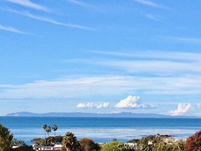 384 Loma, Laguna Beach CA: https://media.crmls.org/medias/ff314da9-03bf-4b24-9f27-b8e13d072d49.jpg