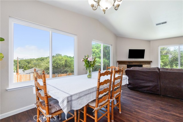 4725 Arena Avenue, Atascadero CA: https://media.crmls.org/medias/ff318dd8-bf63-439c-ab48-5bf5736690c3.jpg