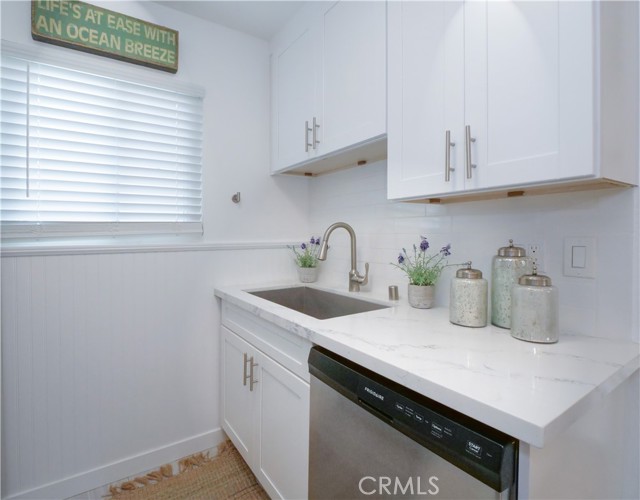 2411 Prospect Avenue, Hermosa Beach, California 90254, 1 Bedroom Bedrooms, ,1 BathroomBathrooms,Residential,Sold,Prospect,PV22093265