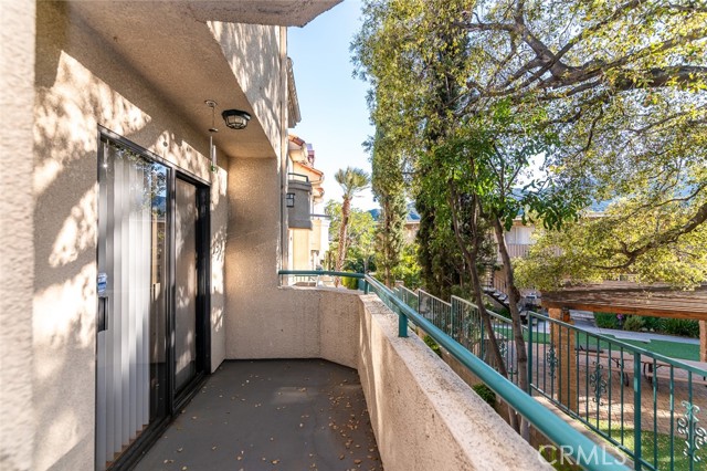2930 Montrose Avenue, La Crescenta CA: https://media.crmls.org/medias/ff32252e-d690-4453-822c-54b7e1a45adc.jpg