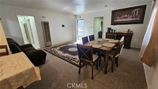 929 E Elizabeth Street, Barstow CA: https://media.crmls.org/medias/ff32353a-047b-4a43-967d-3d6fcf767c84.jpg