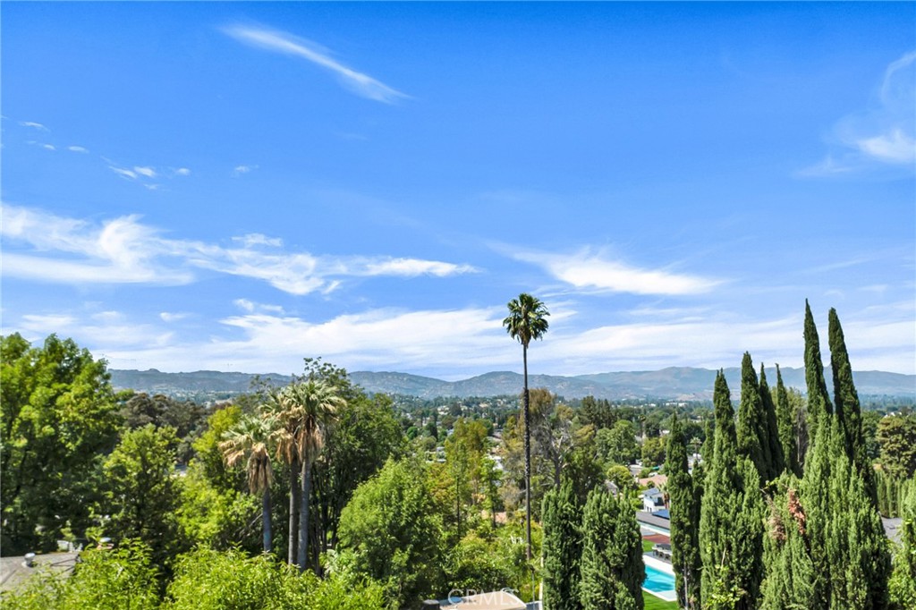 https://media.crmls.org/medias/ff32bd20-088b-44fd-8d66-6af17509eb93.jpg?preset=X-Large