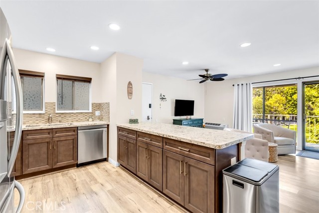 Detail Gallery Image 10 of 41 For 2096 Ronda Granada #O,  Laguna Woods,  CA 92637 - 2 Beds | 2 Baths