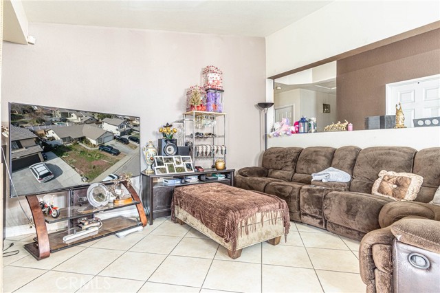 Detail Gallery Image 6 of 15 For 14724 Cypress Rd, Adelanto,  CA 92301 - 3 Beds | 2 Baths