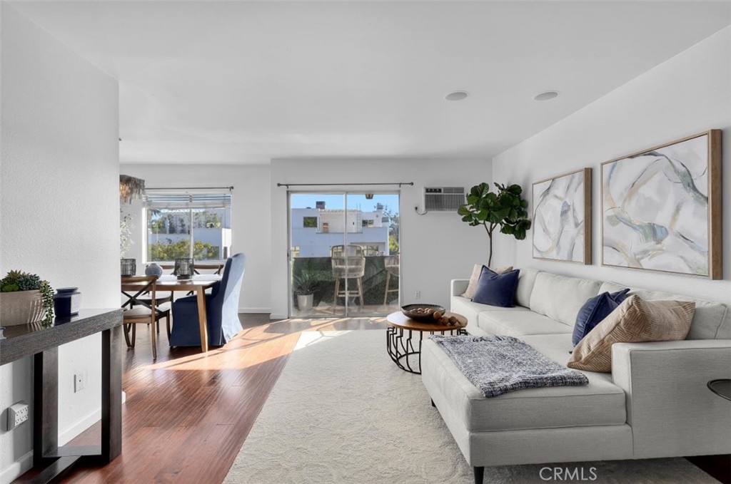 1914 Corinth Avenue #201