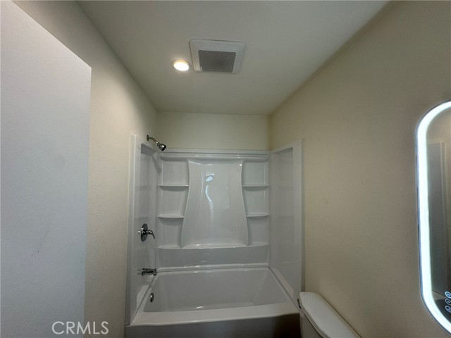 Detail Gallery Image 20 of 47 For 700 W 3rd, Santa Ana,  CA 92701 - 2 Beds | 2 Baths