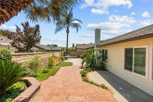 25530 Meadow Mont Street, Valencia CA: https://media.crmls.org/medias/ff353a0d-74fa-4497-9ca2-0a319931261b.jpg