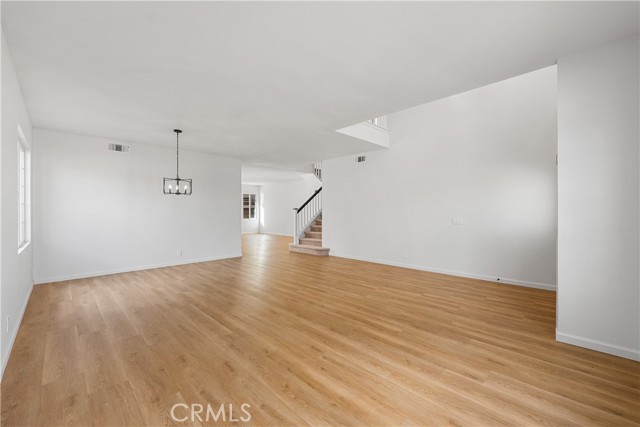 Detail Gallery Image 8 of 60 For 5640 Eisenhower Way, Palmdale,  CA 93552 - 4 Beds | 3 Baths